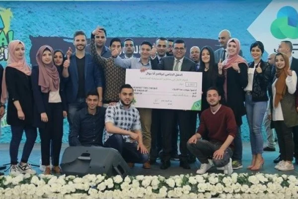 فوز فريق أنا جوال جامعة فلسطين علي المركز الأول في مسابقة "مشروع المسؤولية الاجتماعية"
